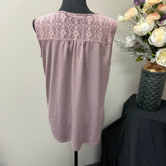 Parallel Skies Mauve Lace Trim Sleeveless Boho Top L — Textured Detail - Picture 4 of 7